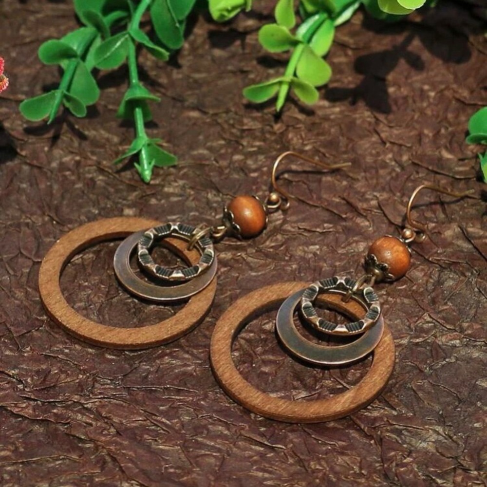 LAST PAIR: Women’s round ring stylish drop dangle earrings - Picture 4 of 4